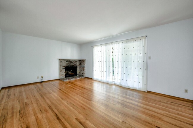 Building Photo - 4658 Strawberry Park Dr
