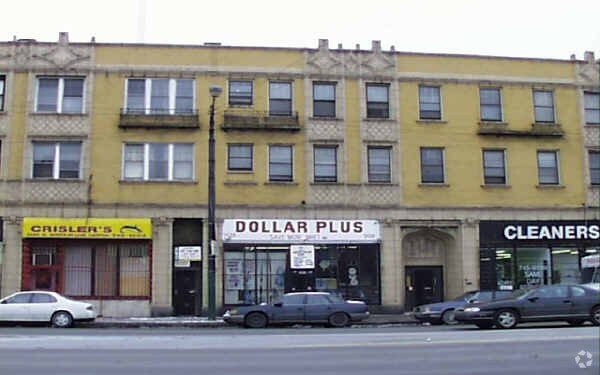 Building Photo - 5544-5548 W North Ave