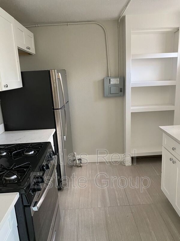Foto del edificio - 1075-1085 N Clarkson St