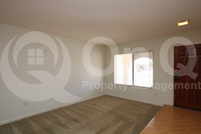 Foto del edificio - 6127 S Country Club Way