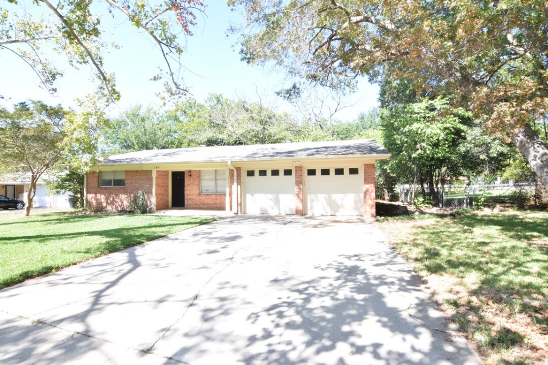 Foto principal - 3306 East Dr