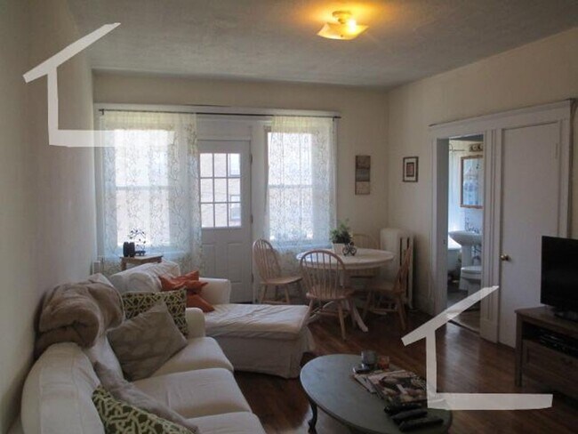 Foto del edificio - HOT ALLSTON LISTING!!!!