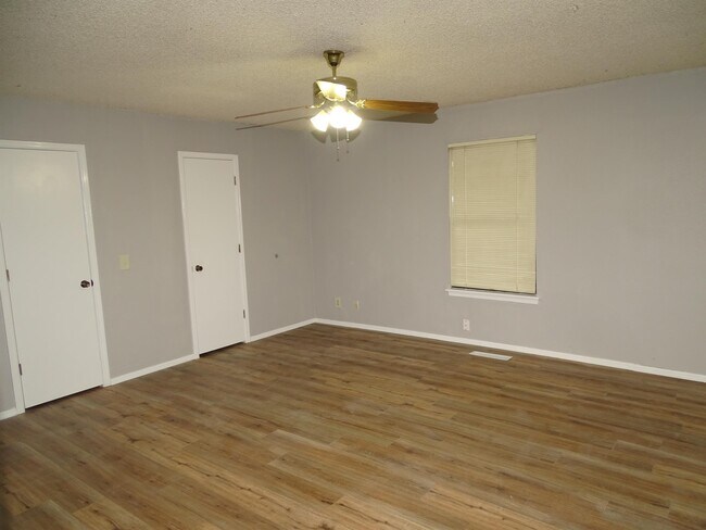 Building Photo - 1108 S 28th St