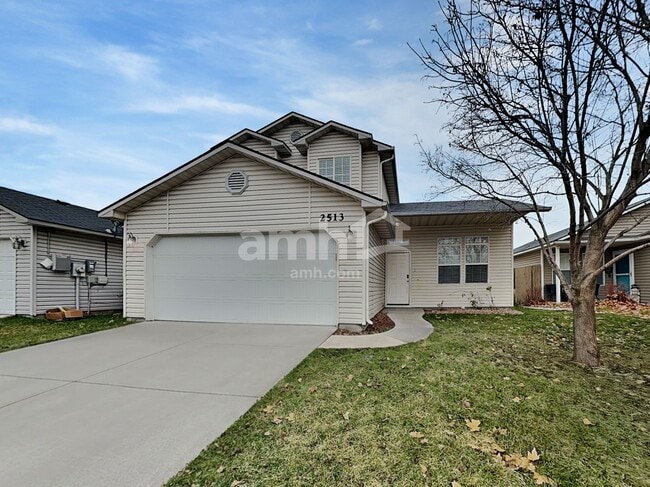 Building Photo - 2513 E Cinnamon Ln