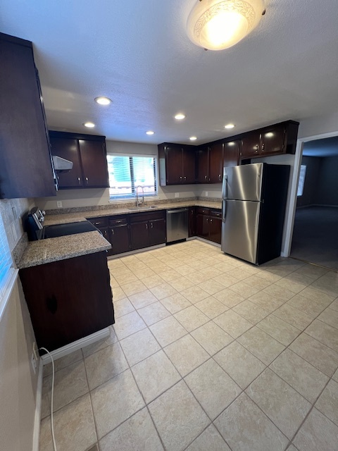 Kitchen - 1220 Walker Ave