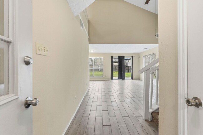 Foto del edificio - 16623 Red Gully Dr