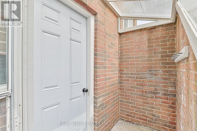 Building Photo - 368 Hollyberry Trail