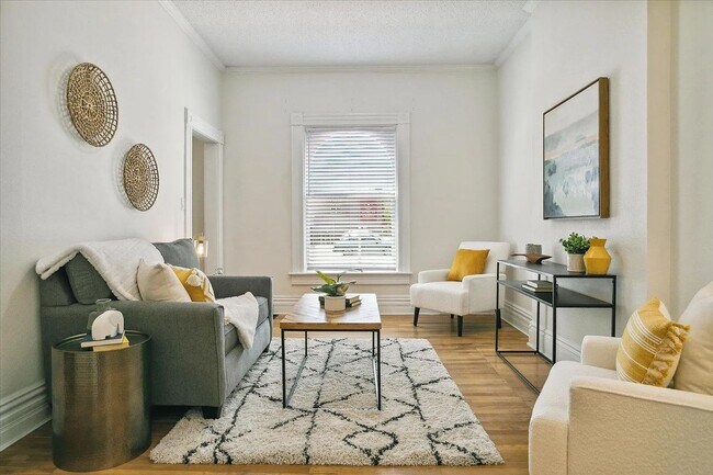 Foto del edificio - 3BD, 2BA House for Lease in Highlands Square