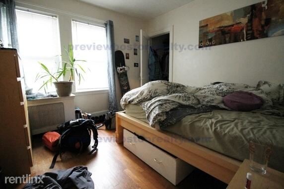 Foto del edificio - 262 Corey Rd