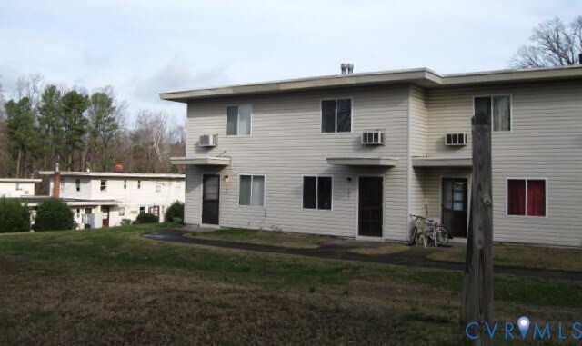 Foto principal - 605 Monticello Dr