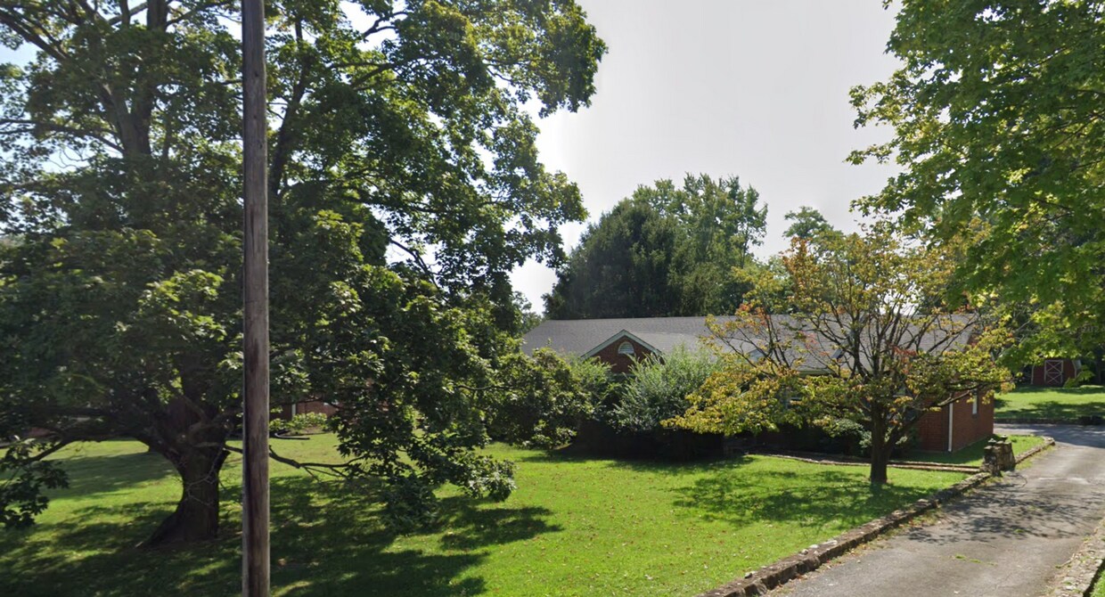 Foto del edificio - 109 Keith Dr