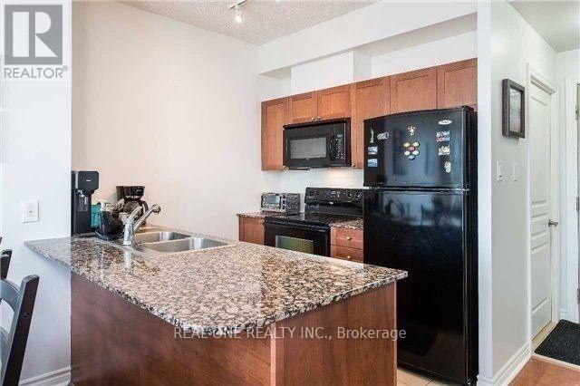 Building Photo - 3525-3525 Kariya Dr