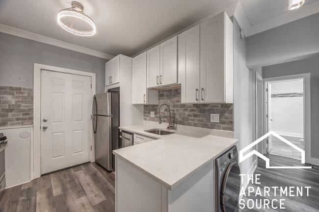 Photo - 1417 W Hutchinson St Apartment