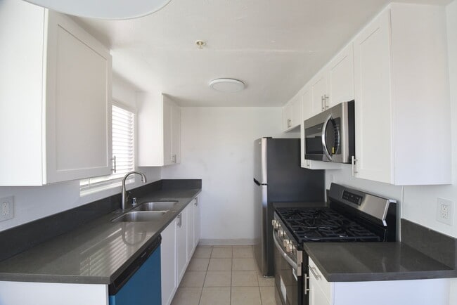 Building Photo - 5002 Tujunga Ave