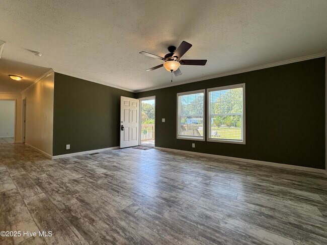 Foto del edificio - 162 Sandy Creek Dr