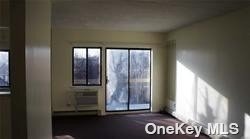 Foto del edificio - 71-43 Sutton Pl