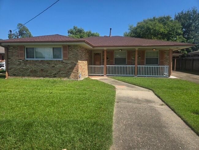 Building Photo - 4859 Camelot Dr