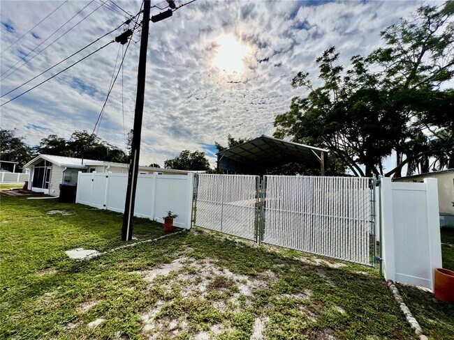 Building Photo - 1130 Sweeney Dr