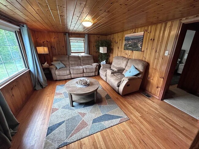 Foto del edificio - 22 Redbud Ln