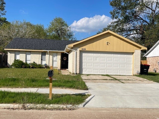 Foto principal - 12019 Kings Grove Dr