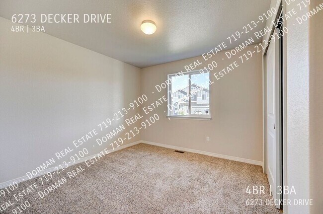 Foto del edificio - 6273 Decker Dr