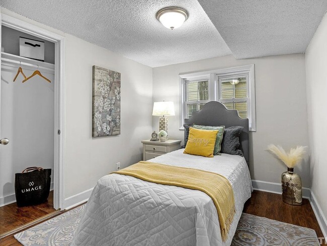 Building Photo - 524 Branch St