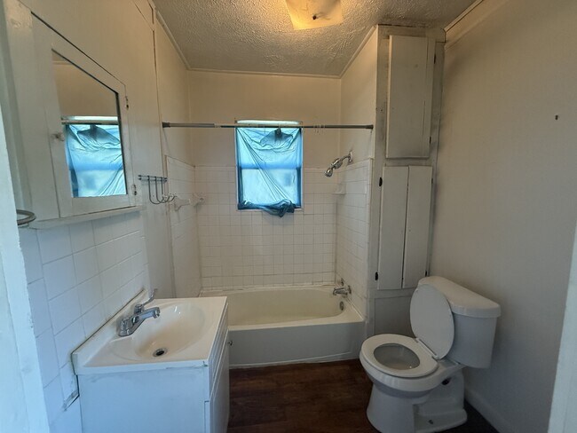 Foto del edificio - 530 W 18th St