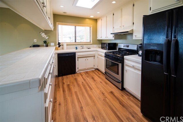Building Photo - 6931 San Fernando Ave