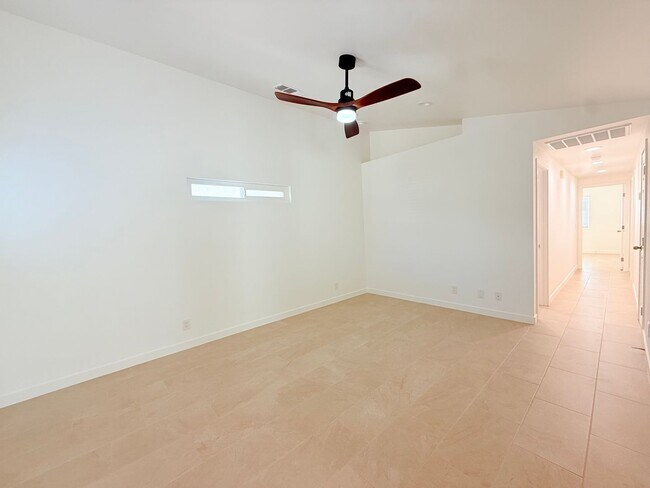 Foto del edificio - AVAILBLE NOW!! 3 Bedroom 2 Bathroom in Cat...