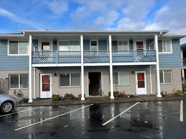 Foto del edificio - Furnished 2 bed/1 bath Apartment in Long Beach/All utilities Included