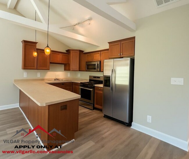 Foto del edificio - Spacious and beautifully updated, this 2-b...