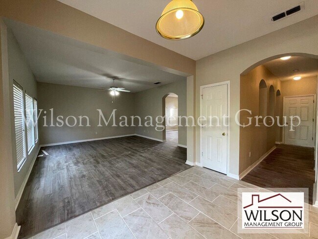 Foto del edificio - 5 br, 3 bath House - 1232 Willow Branch Drive