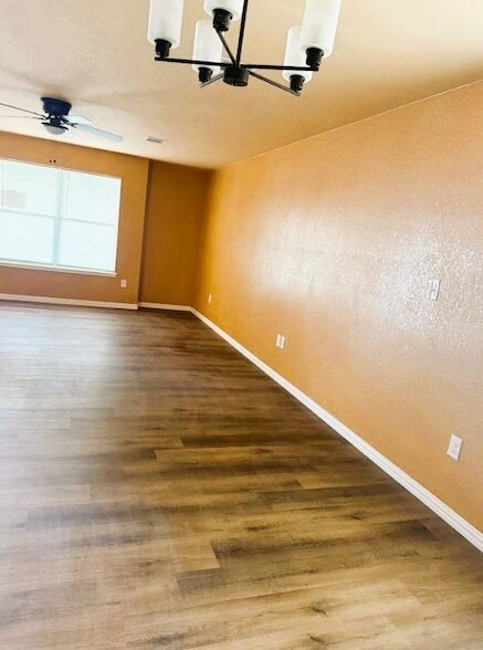 Building Photo - 240 W Elm St