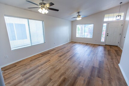 Building Photo - 5170 W Glenview Pl