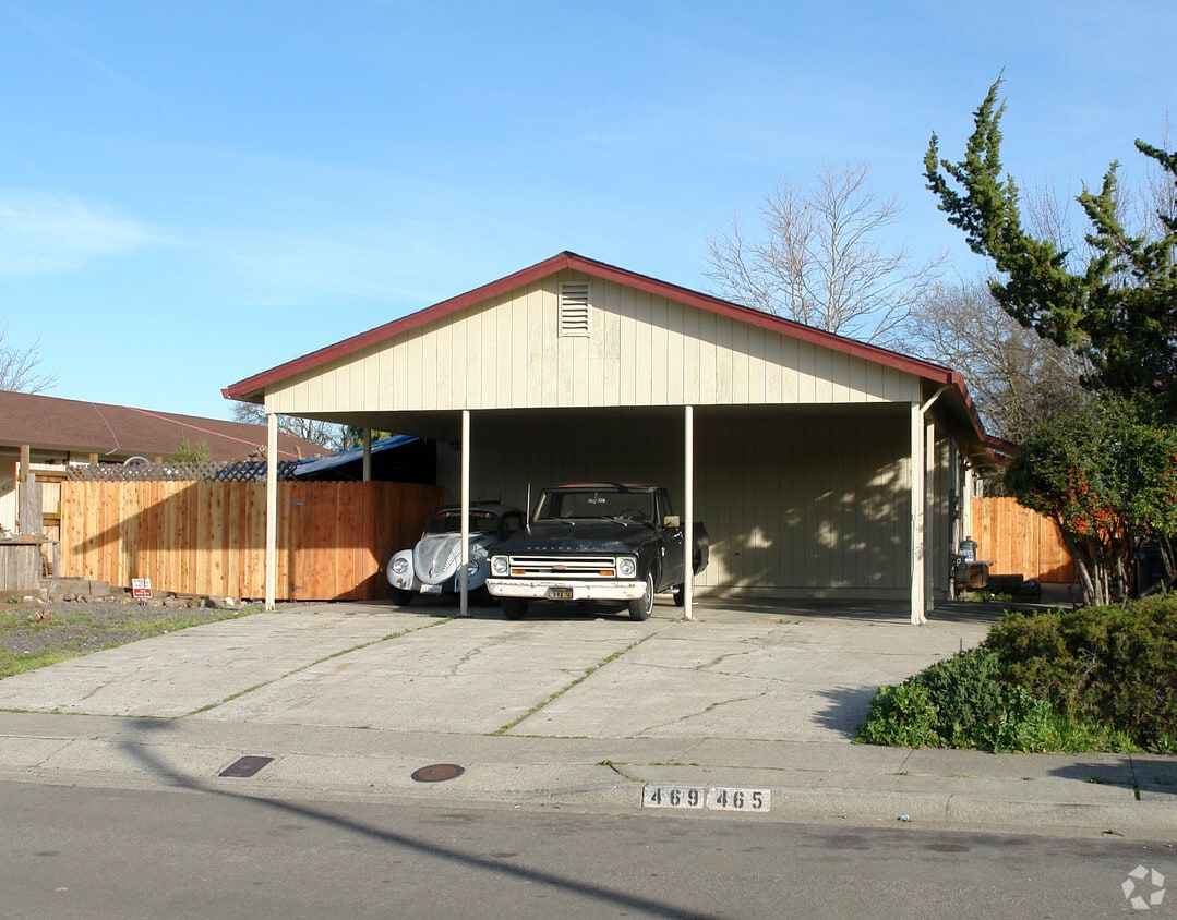 Primary Photo - 465-469 Inglewood Dr