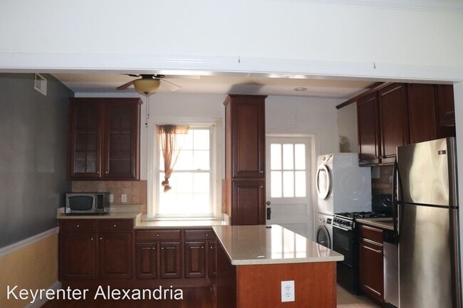 Building Photo - 2 br, 1 bath House - 306 Commonwealth Ave # 3