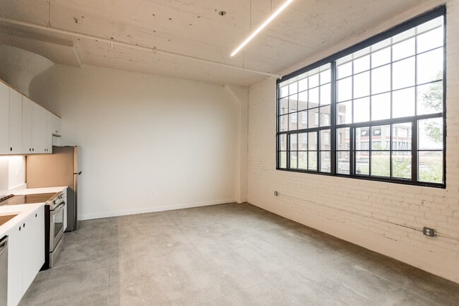 Building Photo - 2857 E Grand Blvd