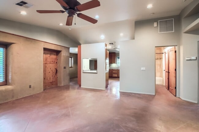 Building Photo - 2 Bedroom single family home in Tempe