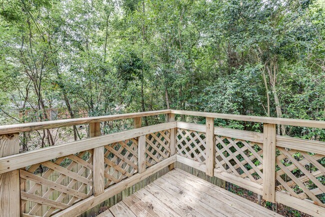 Foto del edificio - 3 Bedroom, 2 Bath Home Available 10/1/2025...