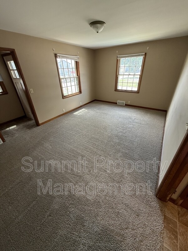 Building Photo - 316 W 34th St