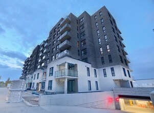 Building Photo - 1431 Av. de la Gare