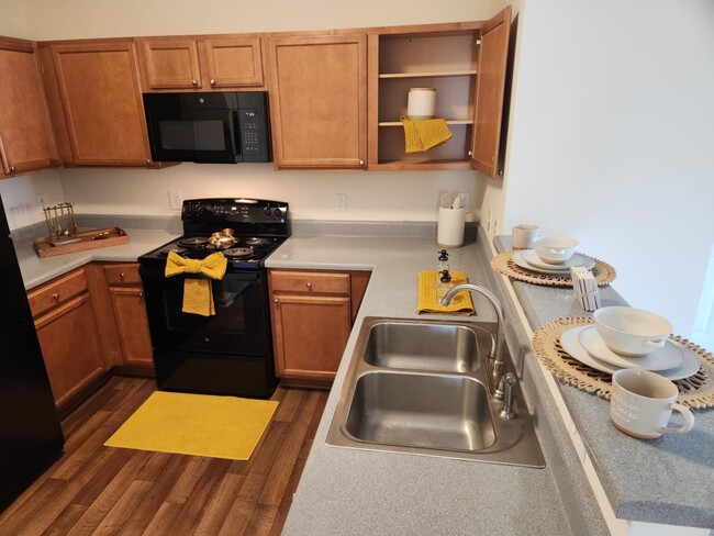 Kitchen + Breakfast Nook - Rehobeth Pointe Apartments