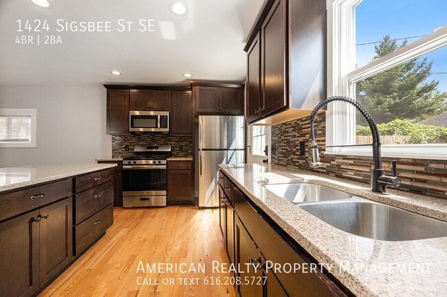 Foto del edificio - 1424 Sigsbee St SE