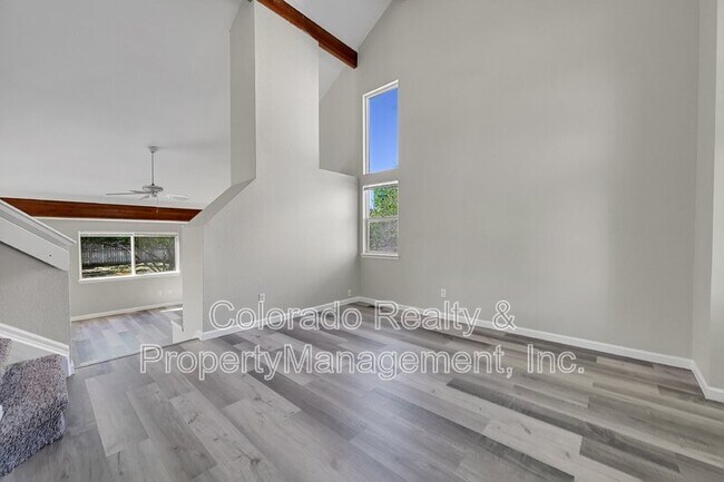 Building Photo - 11405 King Way