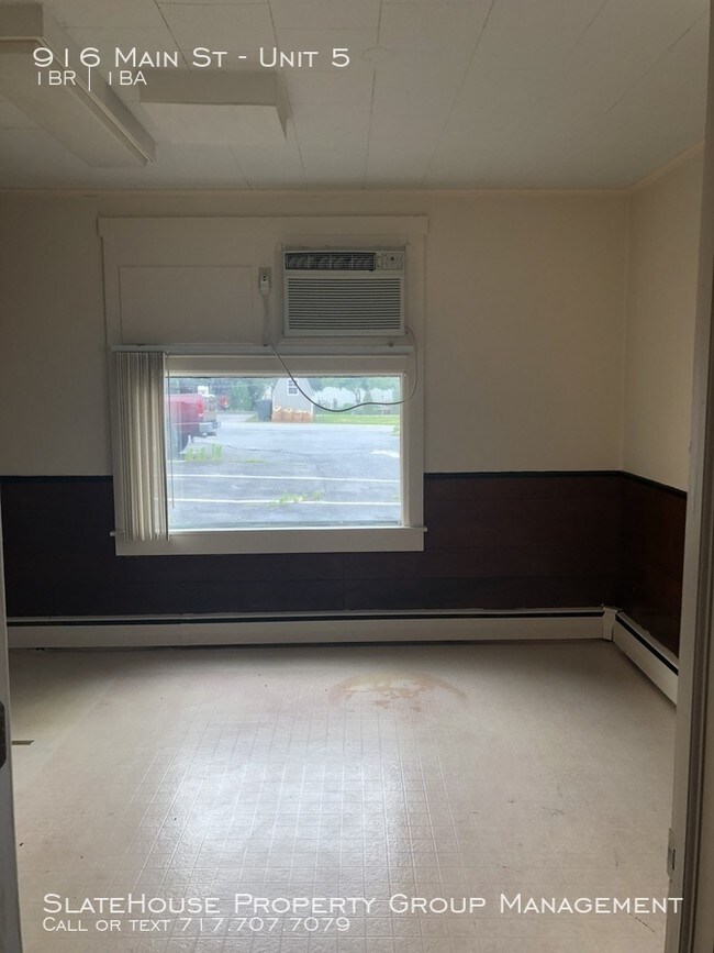 Building Photo - 1st Floor 1 Bedroom Apartment for Rent