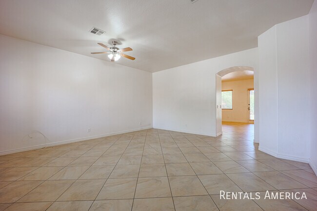 Foto del edificio - 4930 W Apollo Rd