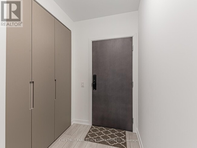 Building Photo - 1 Hillsdale Ave W