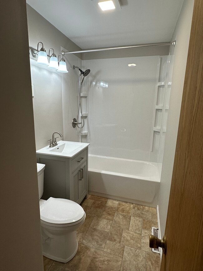 Bathroom - 6038 Urbandale Ave