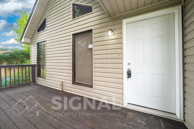 Building Photo - 3037 Apple Valley Ln