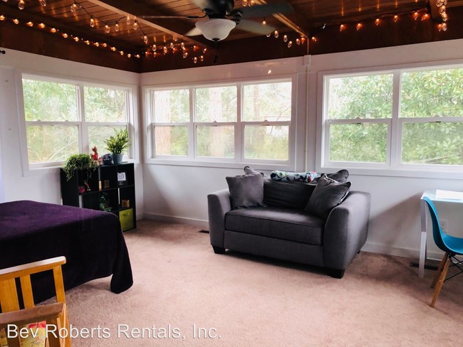 Building Photo - 3 br, 2 bath House - 5310 Western Boulevard